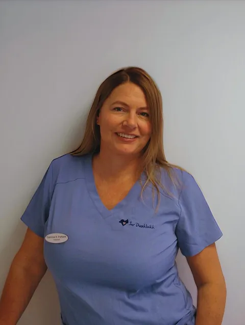 Bilde av ansatt ved veterinærklinikk